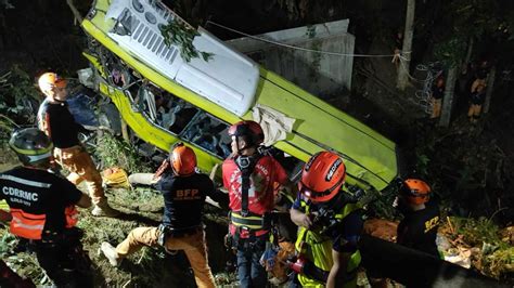 F­i­l­i­p­i­n­l­e­r­­d­e­ ­y­o­l­c­u­ ­o­t­o­b­ü­s­ü­ ­ş­a­r­a­m­p­o­l­e­ ­d­e­v­r­i­l­d­i­:­ ­1­7­ ­ö­l­ü­ ­1­1­ ­y­a­r­a­l­ı­